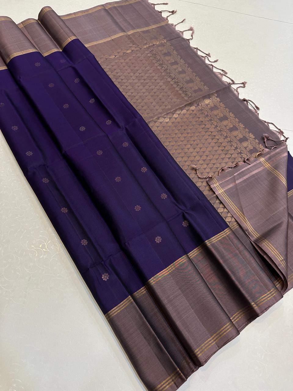 Deep Navy with Mauve Grey Geometric Zari Pallu